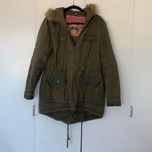 XL Bernardo insulated coat.